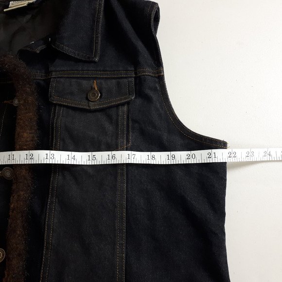 St. John's Bay Black Light-wash Denim Brown Faux Fur Trim Vest - Picture 6 of 14